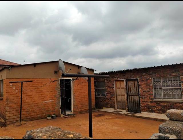 7 BEDROOM HOUSE FOR SALE IN ESSELEN PARK